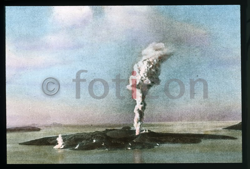 Kaimeni-Insel II. ; Kaimeni Island - Foto foticon-simon-vulkanismus-359-050.jpg | foticon.de - Bilddatenbank für Motive aus Geschichte und Kultur